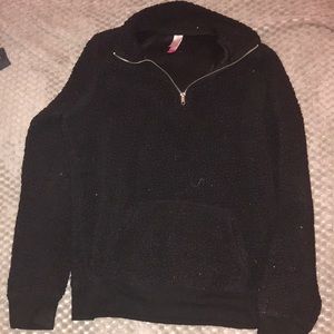 Black sweatshirt.
